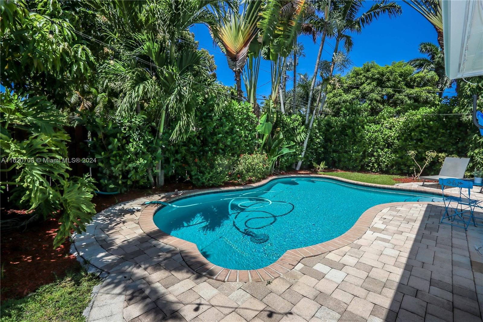 HOLLYWOOD LAKES SEC - Residential