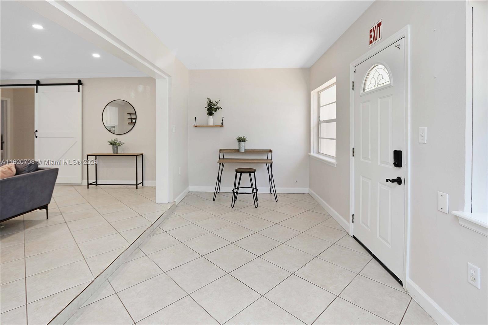 HOLLYWOOD LAKES SEC - Residential