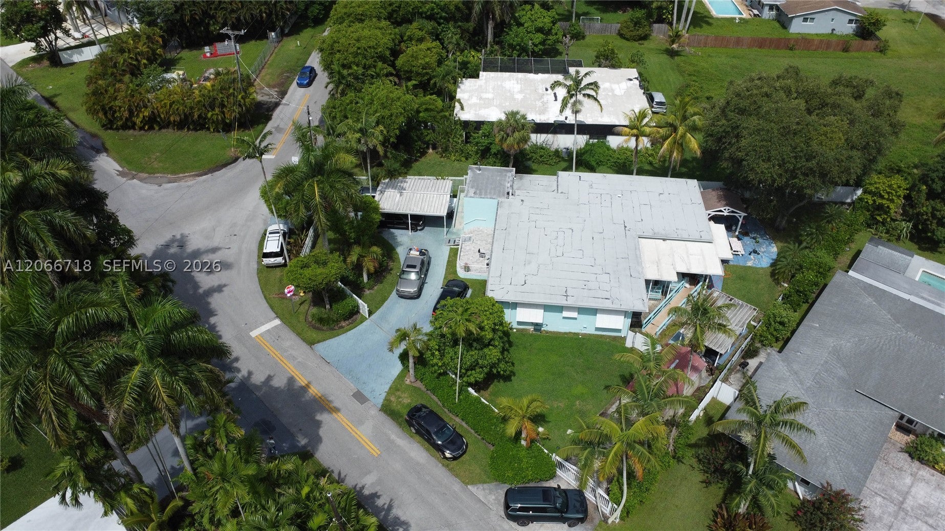 405 NE 150th St - Image 1