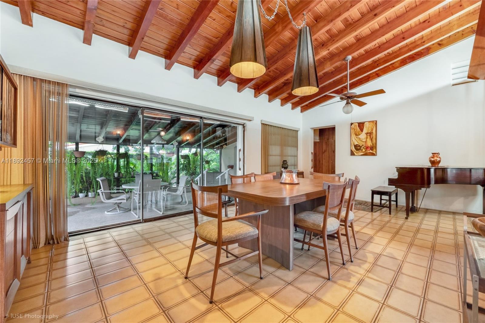 CORAL GABLES RIV SEC 6 - Residential