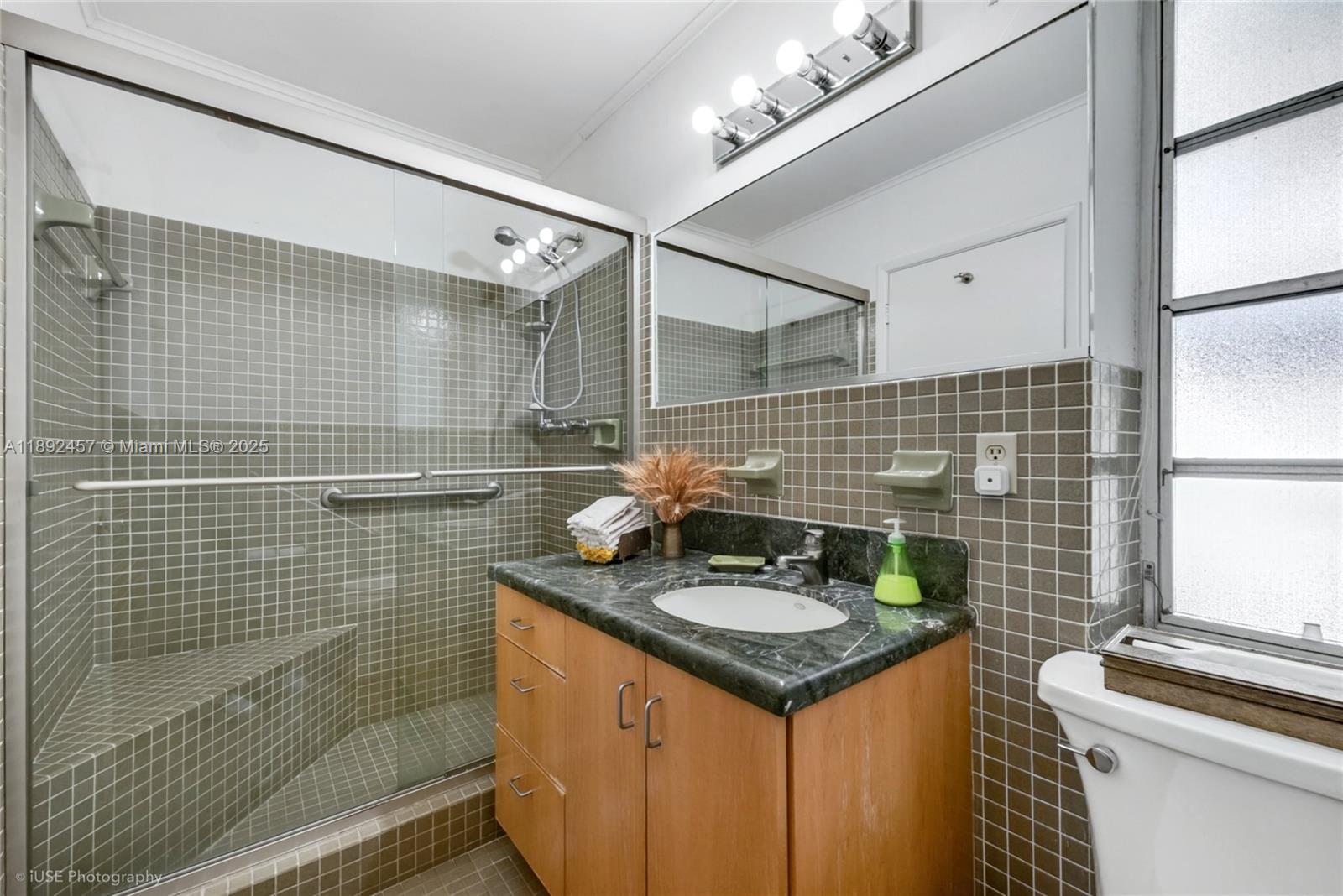 CORAL GABLES RIV SEC 6 - Residential