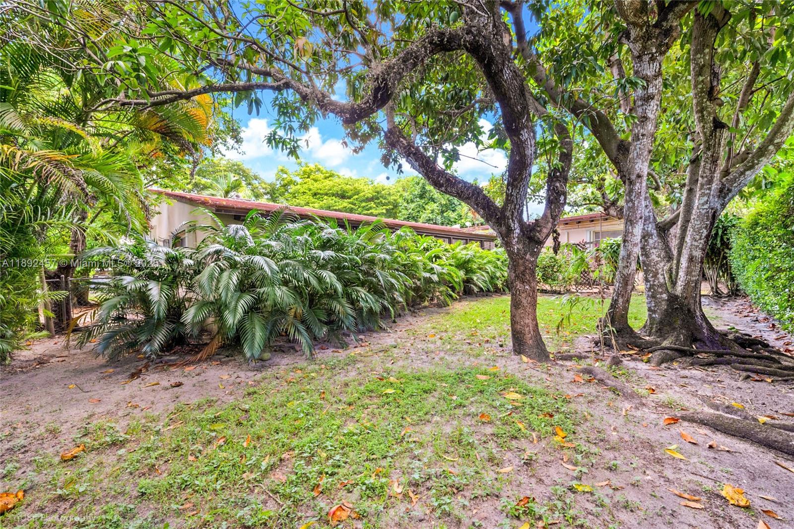 CORAL GABLES RIV SEC 6 - Residential