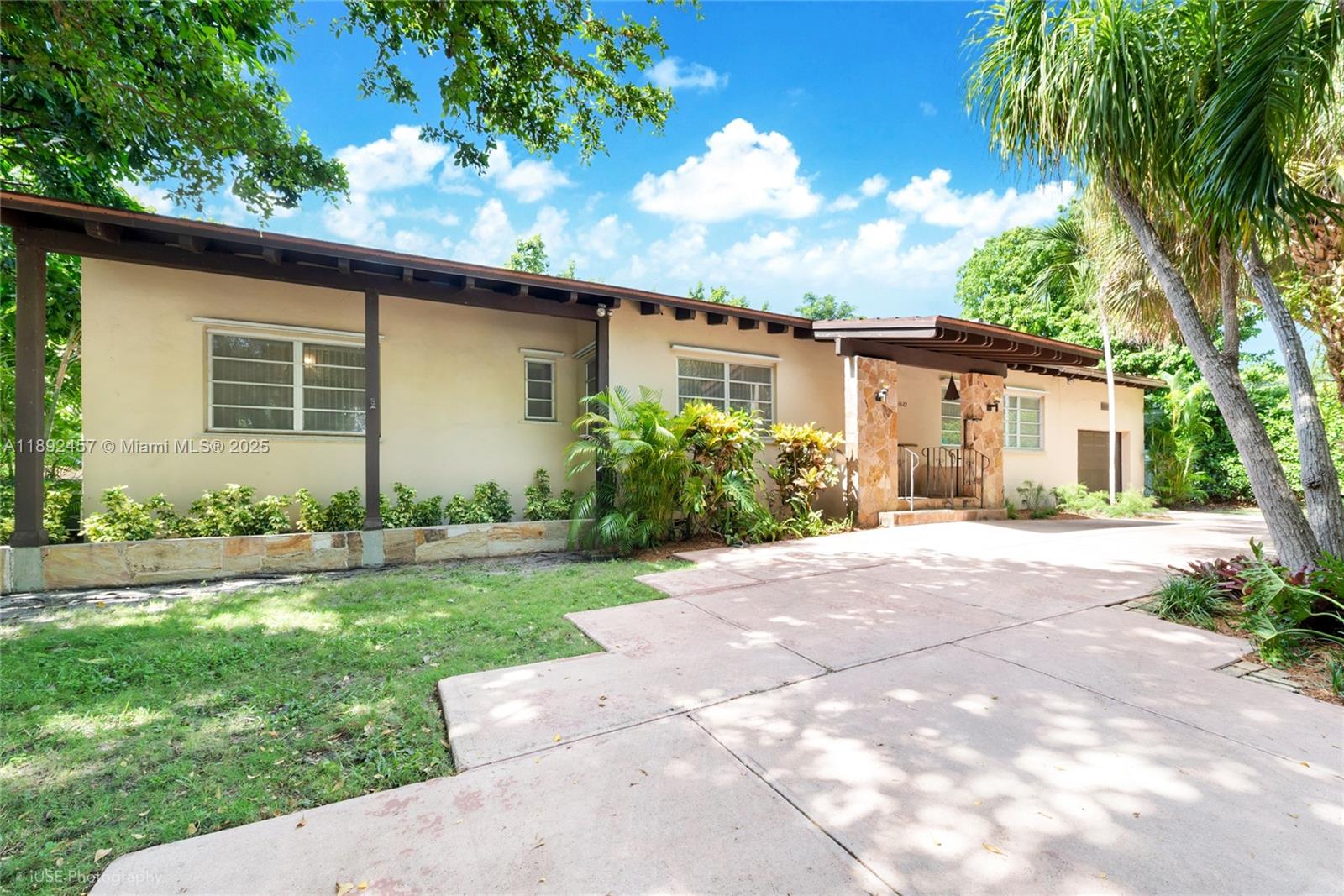 CORAL GABLES RIV SEC 6 - Residential