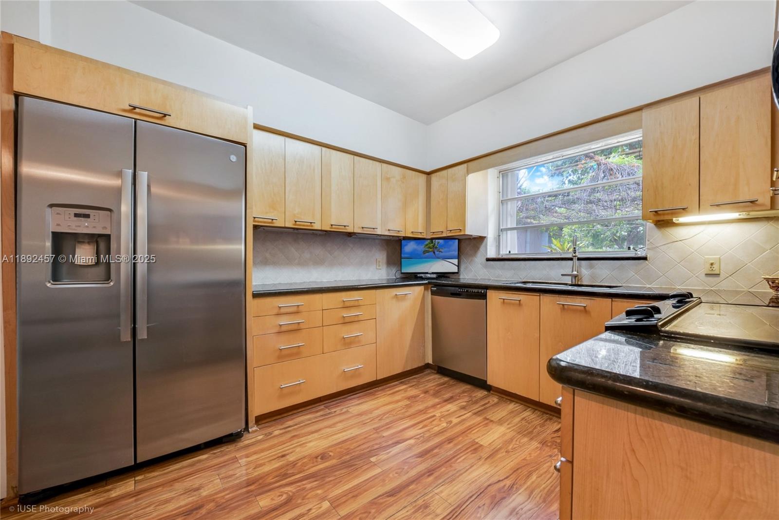 CORAL GABLES RIV SEC 6 - Residential