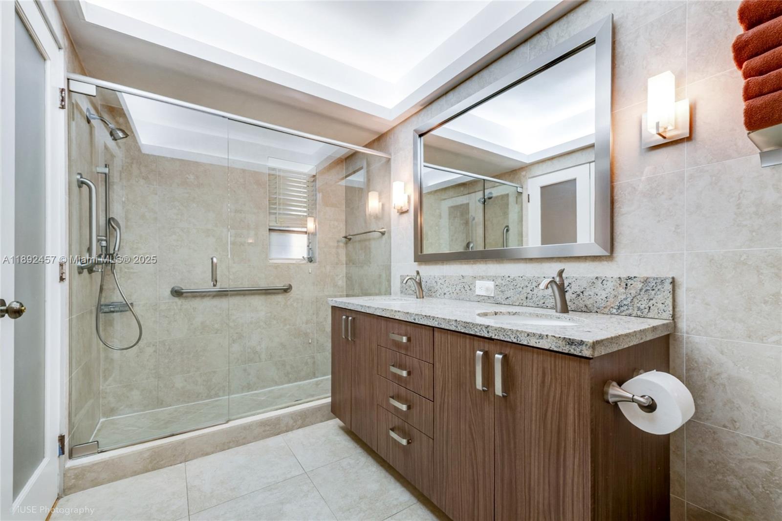 CORAL GABLES RIV SEC 6 - Residential