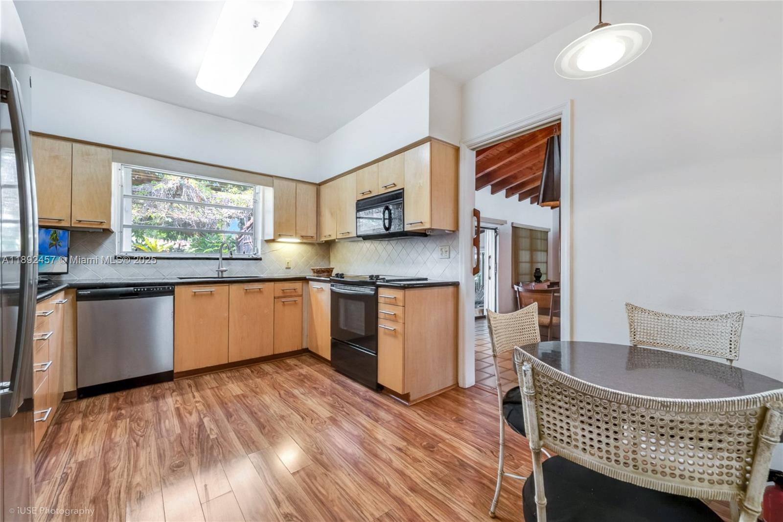 CORAL GABLES RIV SEC 6 - Residential