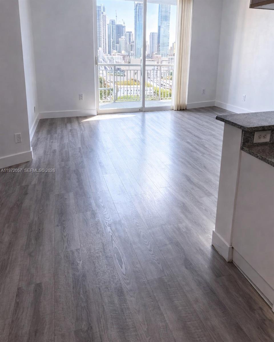 1800 BISCAYNE PLAZA CONDO - Residential