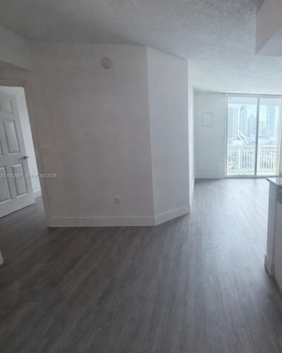 1800 BISCAYNE PLAZA CONDO - Residential