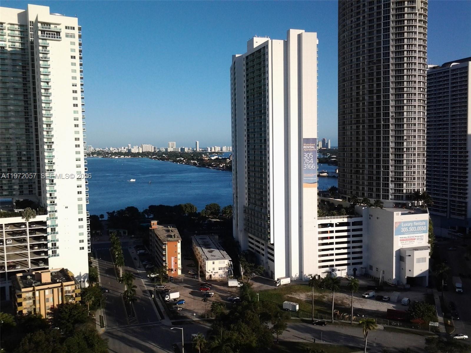 1800 BISCAYNE PLAZA CONDO - Residential