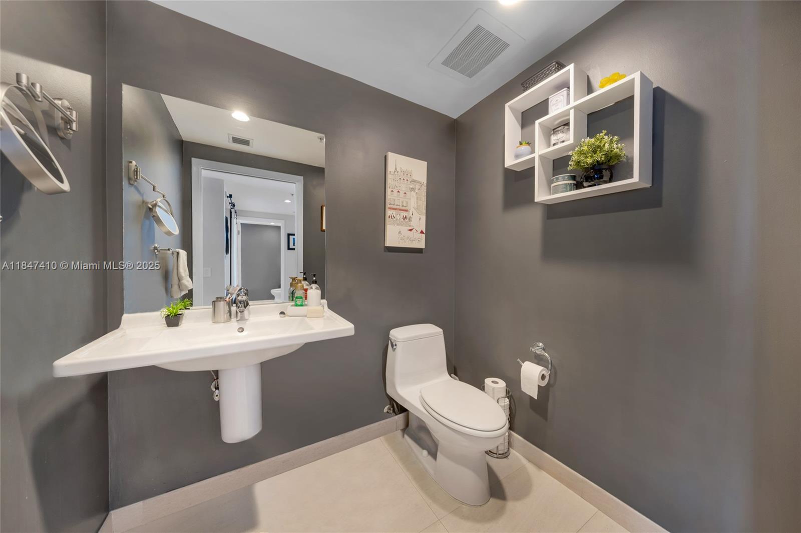 BLUE BAY TOWER CONDO - Residential