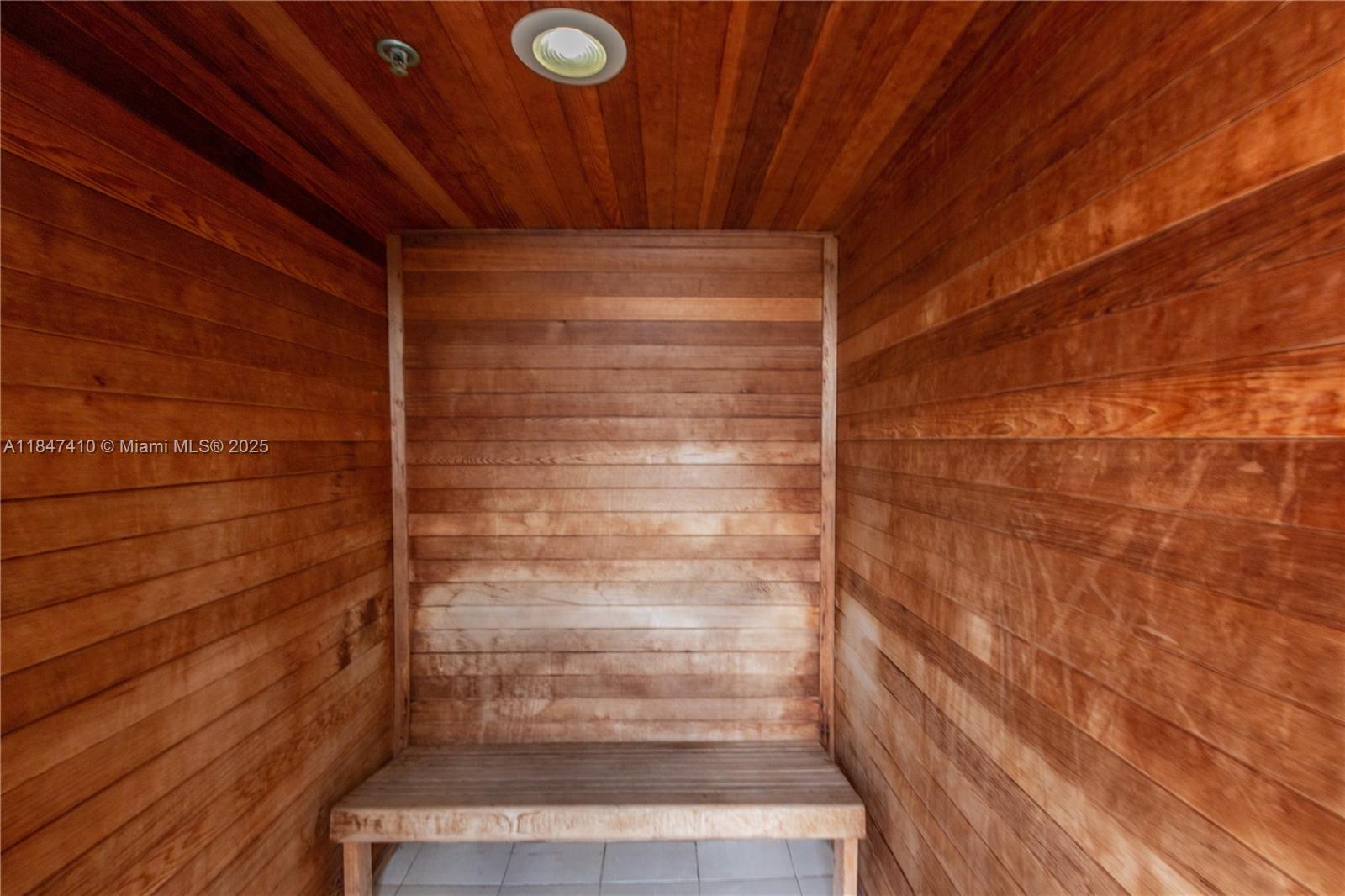 BLUE BAY TOWER CONDO - Residential