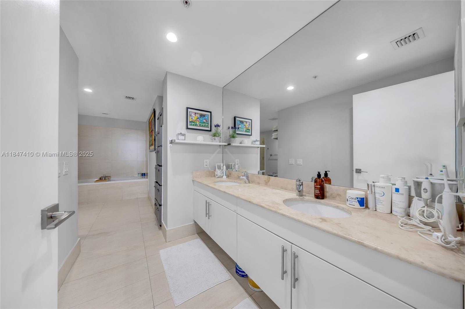 BLUE BAY TOWER CONDO - Residential