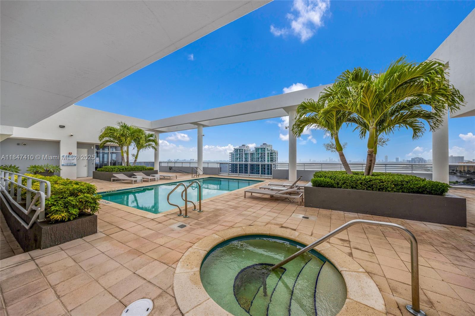 BLUE BAY TOWER CONDO - Residential