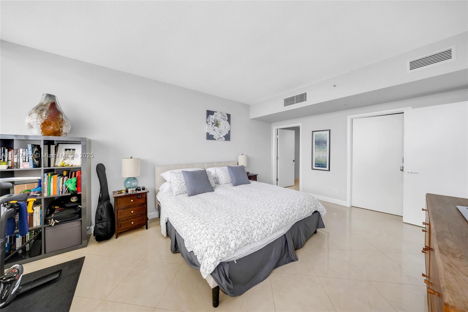 BLUE BAY TOWER CONDO - Residential