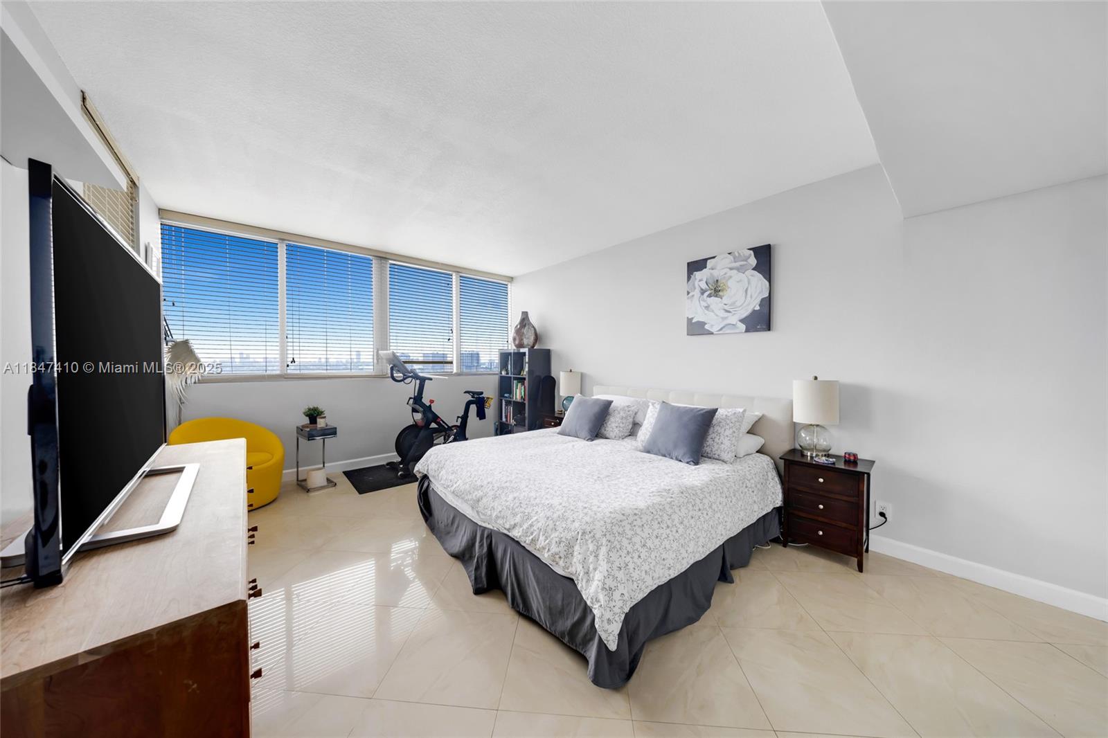 BLUE BAY TOWER CONDO - Residential