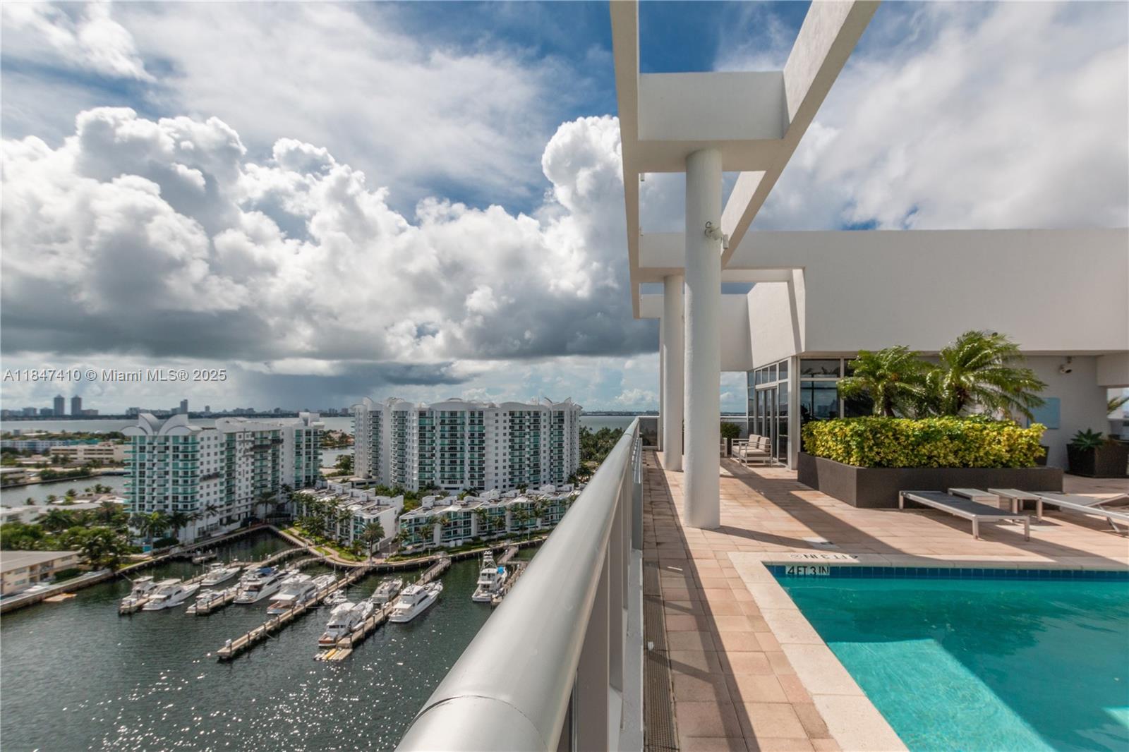 BLUE BAY TOWER CONDO - Residential