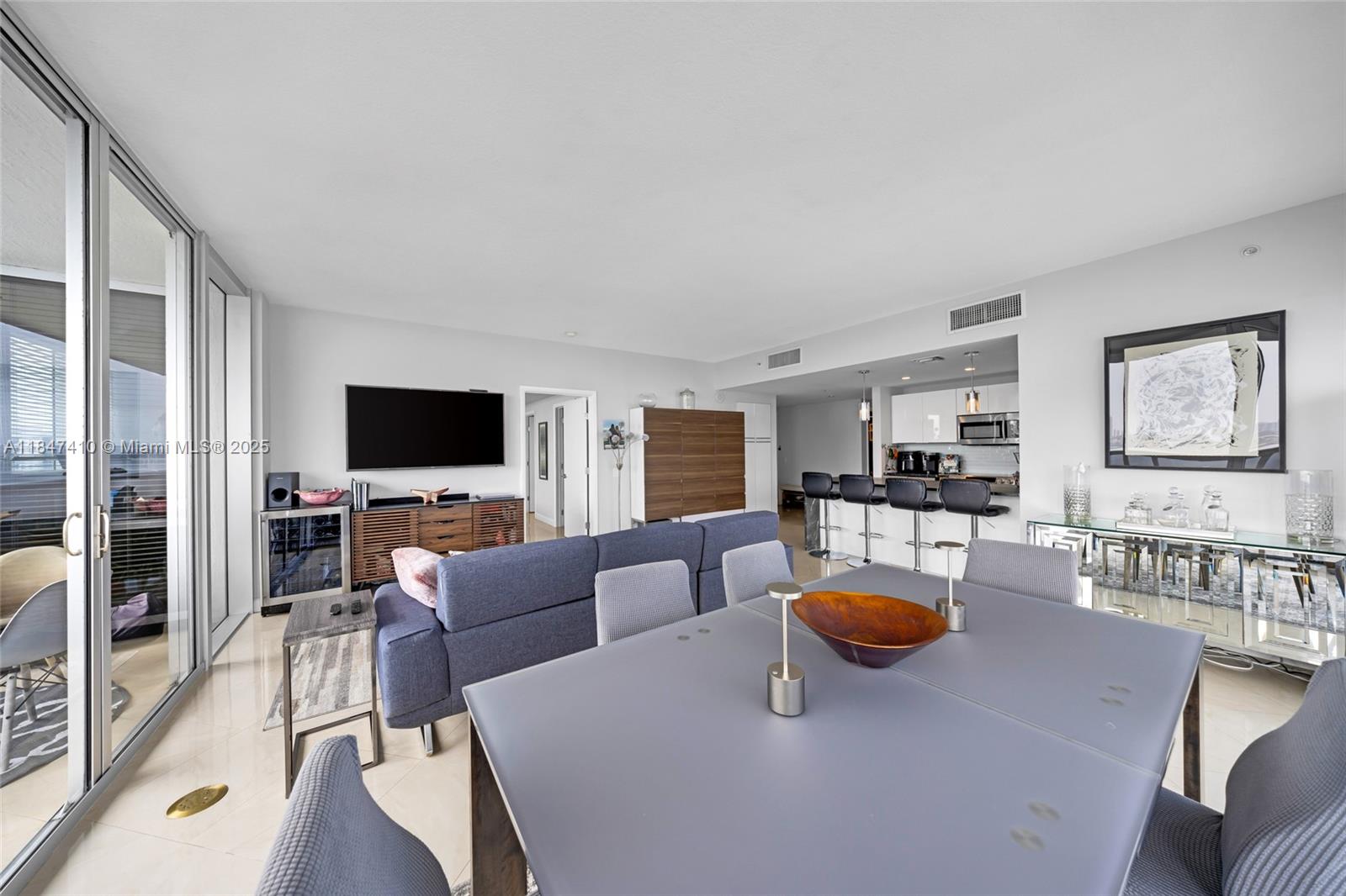 BLUE BAY TOWER CONDO - Residential