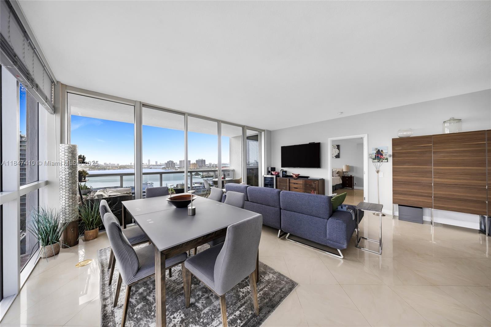 BLUE BAY TOWER CONDO - Residential