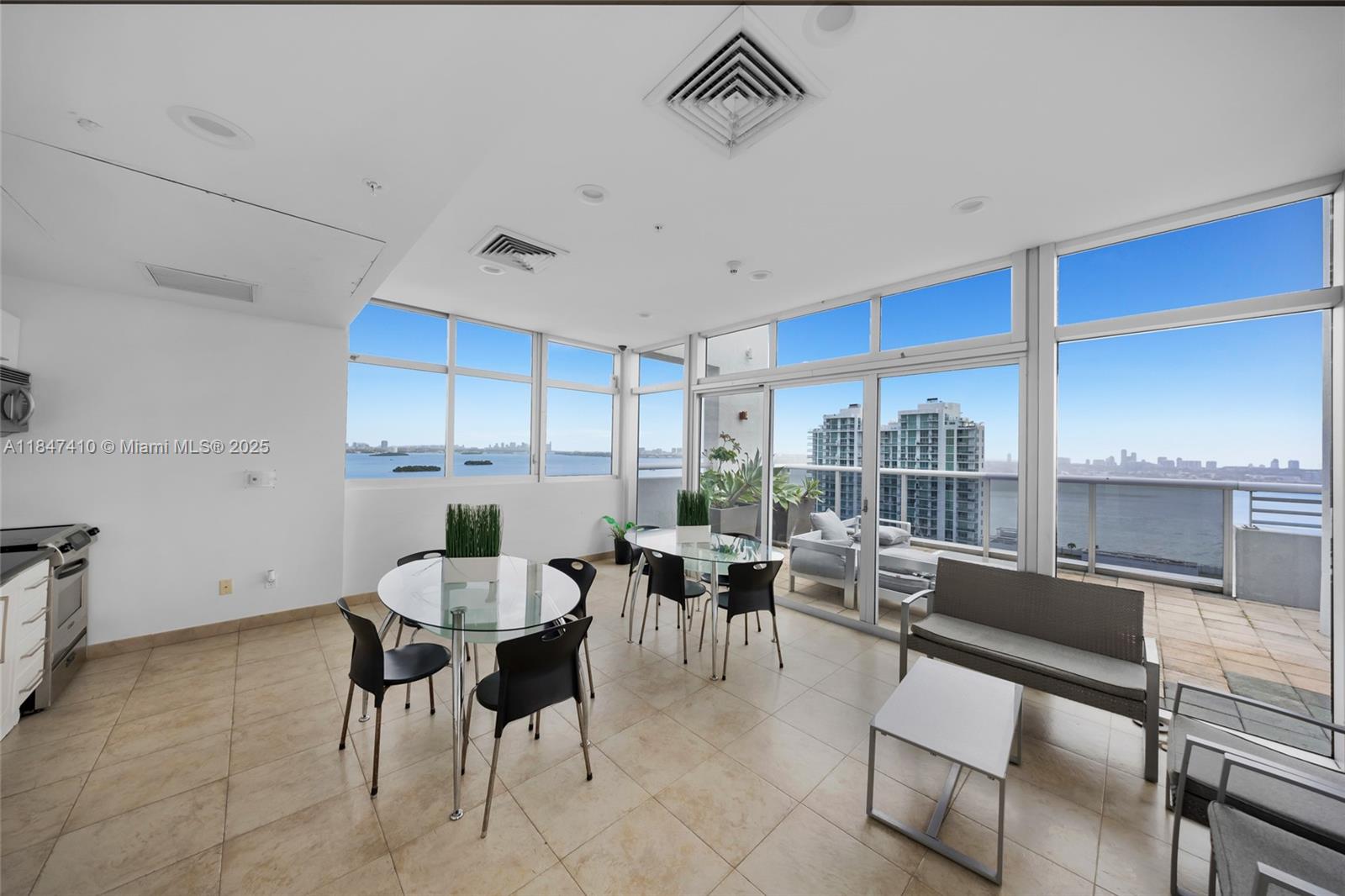 BLUE BAY TOWER CONDO - Residential