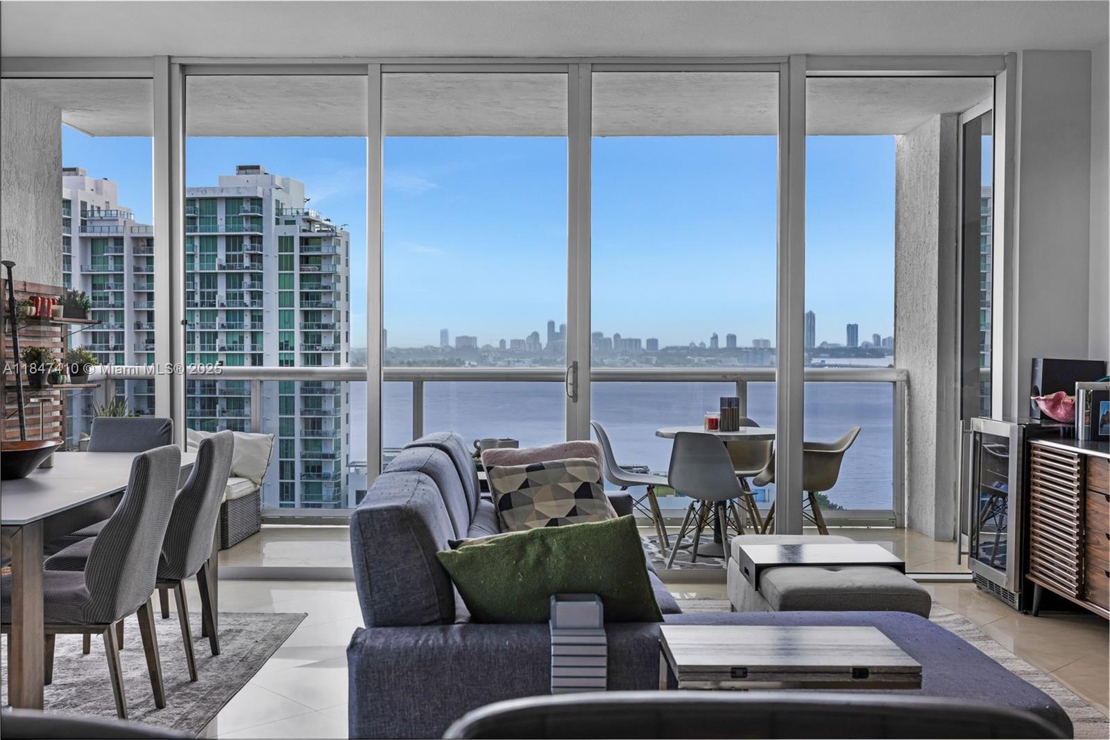 BLUE BAY TOWER CONDO - Residential