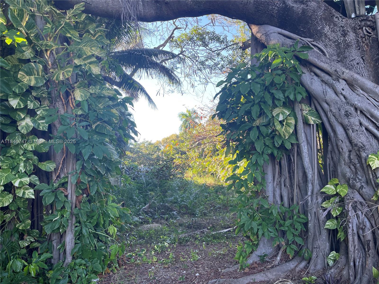 FIRST ADDITION TO CANAL G - Residential Lease