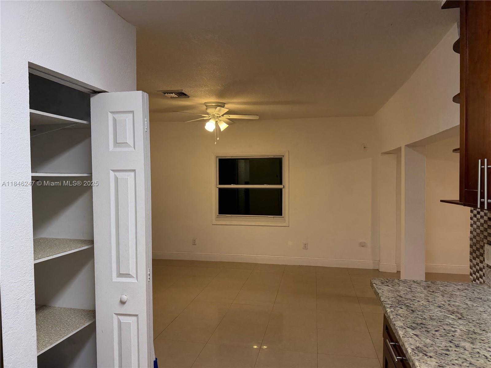 FIRST ADDITION TO CANAL G - Residential Lease