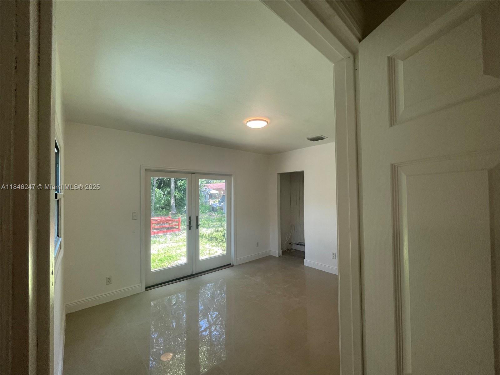 FIRST ADDITION TO CANAL G - Residential Lease