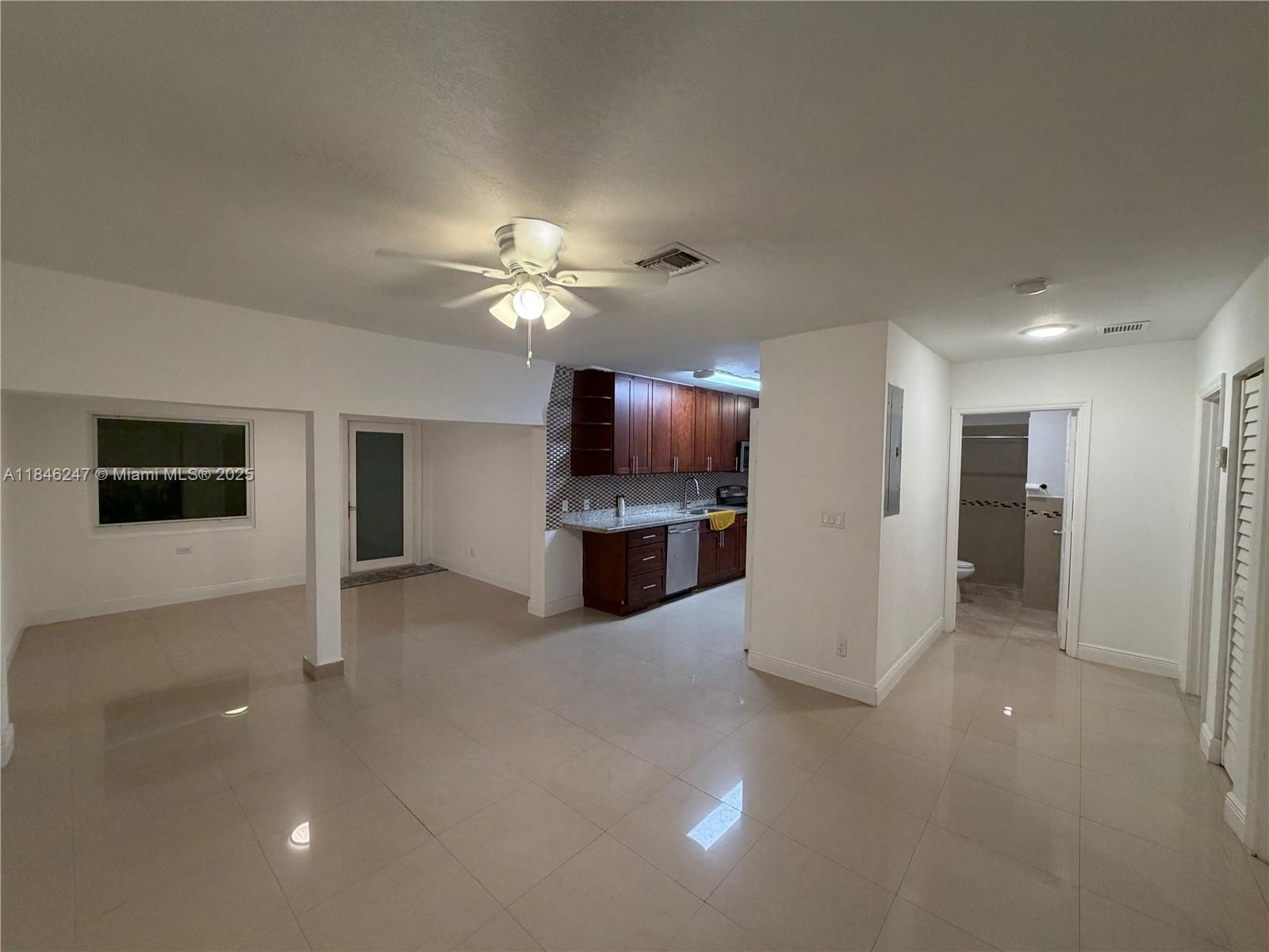 FIRST ADDITION TO CANAL G - Residential Lease