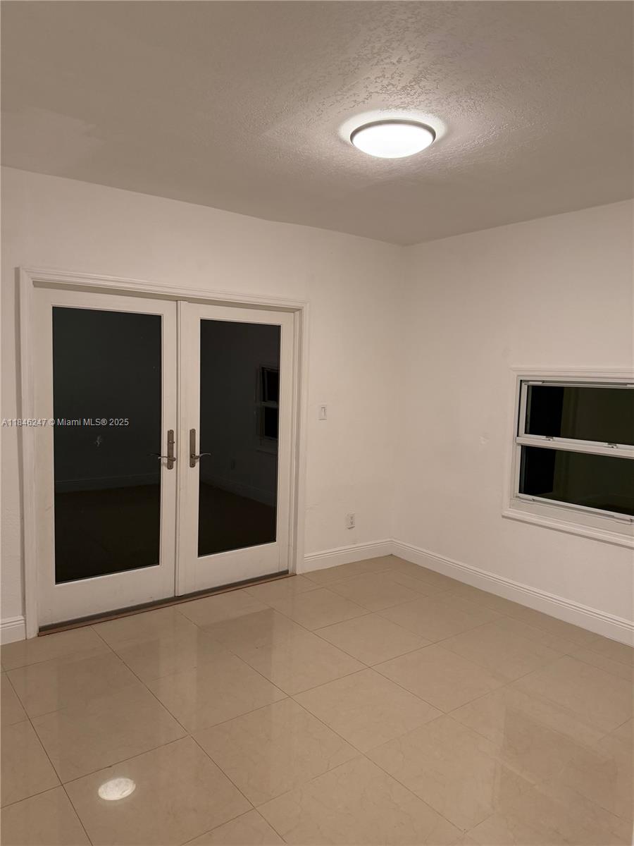 FIRST ADDITION TO CANAL G - Residential Lease