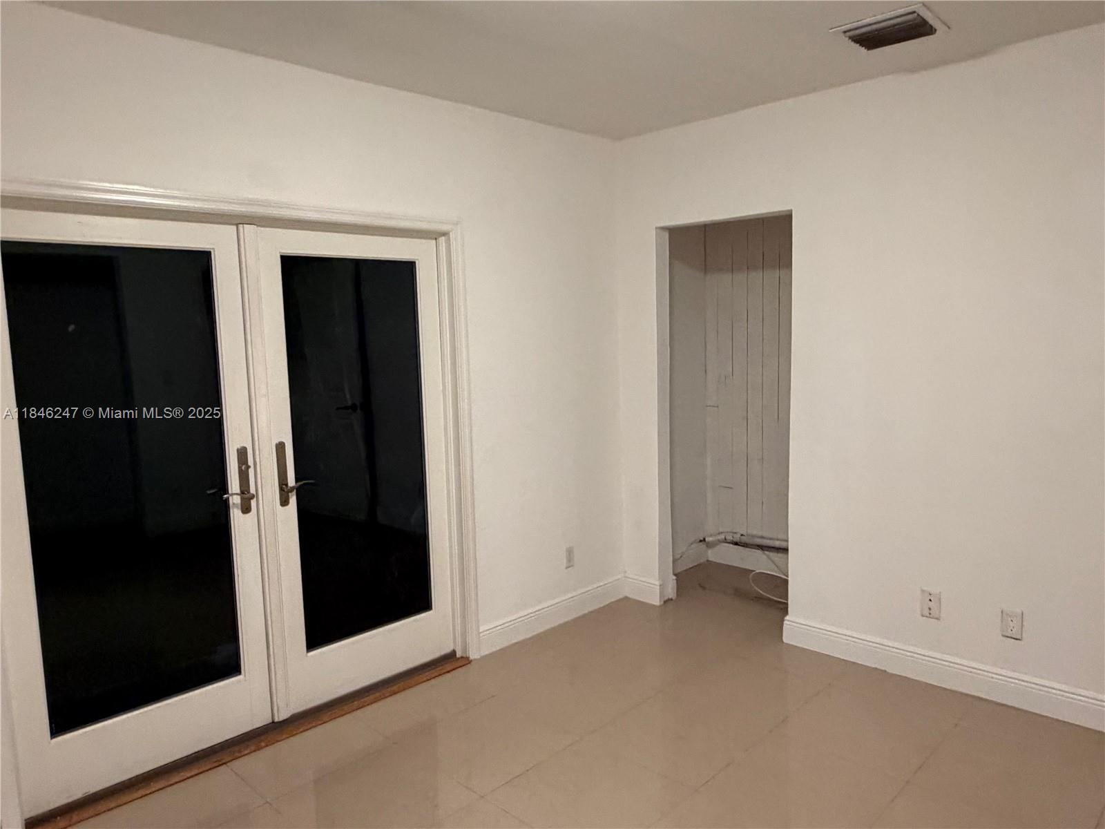 FIRST ADDITION TO CANAL G - Residential Lease