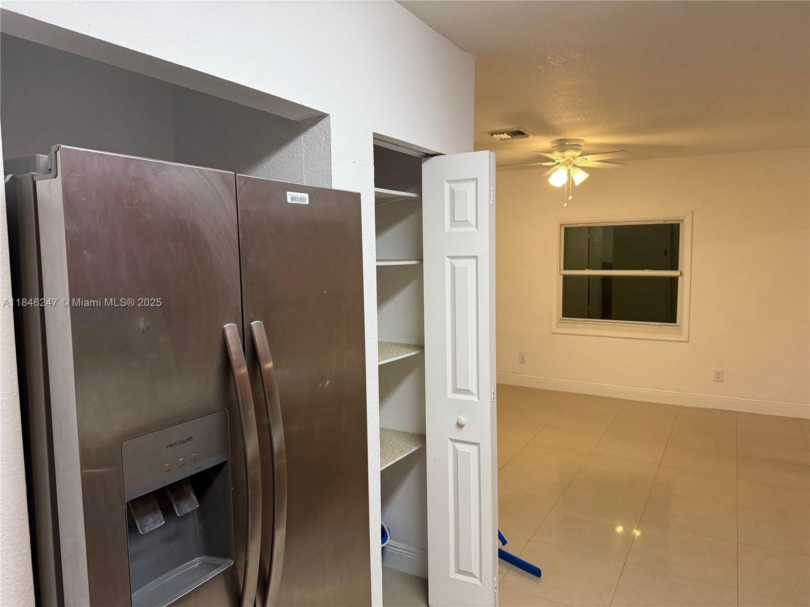 FIRST ADDITION TO CANAL G - Residential Lease