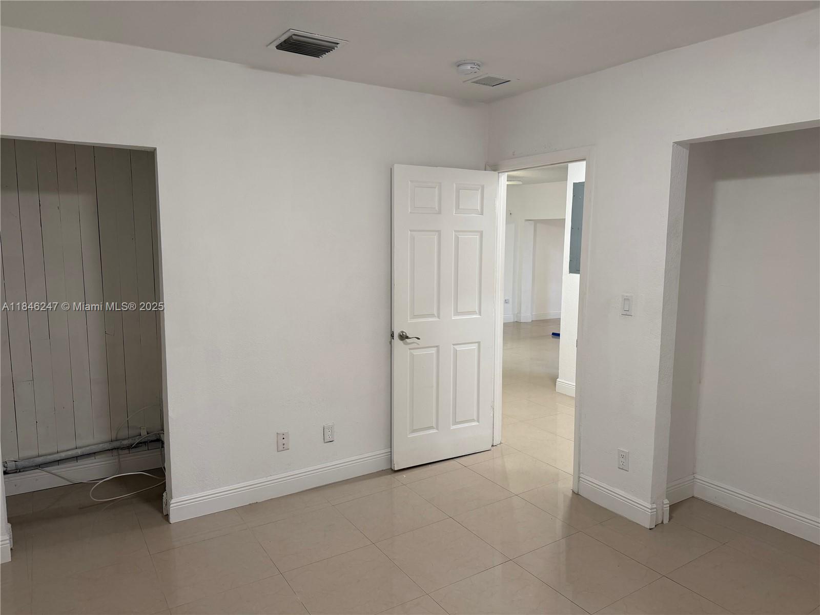 FIRST ADDITION TO CANAL G - Residential Lease