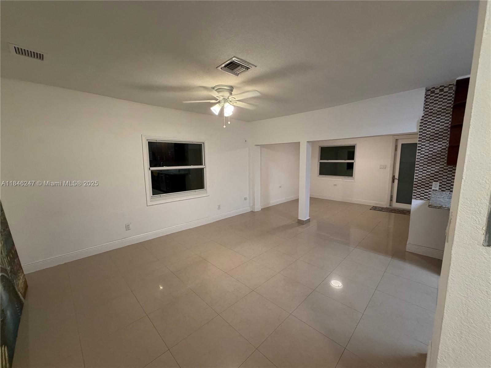 FIRST ADDITION TO CANAL G - Residential Lease