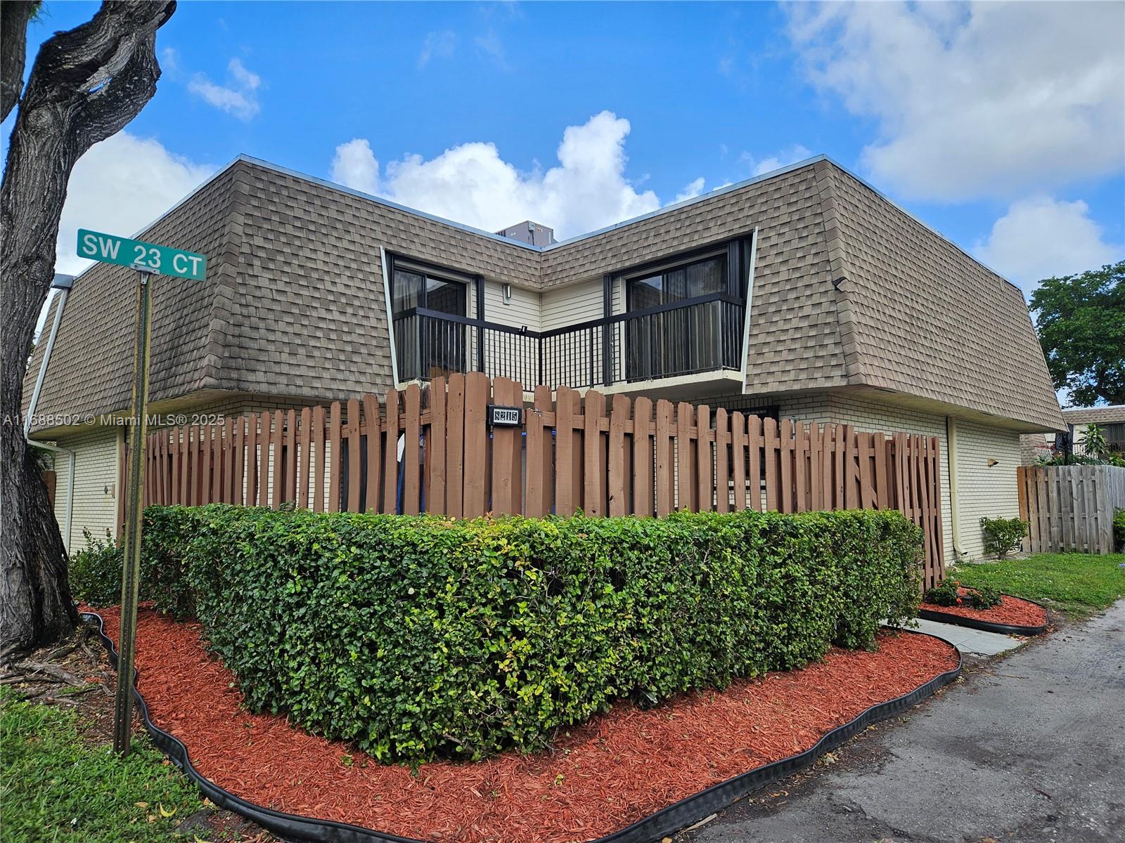 BAY TREE PATIO HOMES COND - Residential