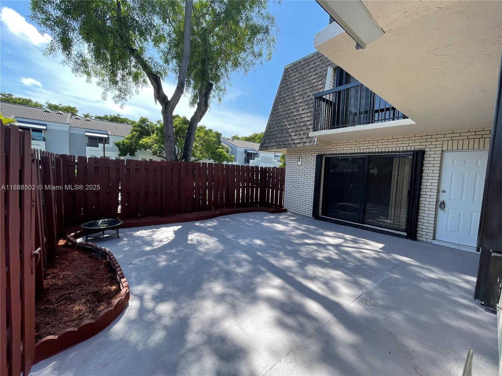 BAY TREE PATIO HOMES COND - Residential