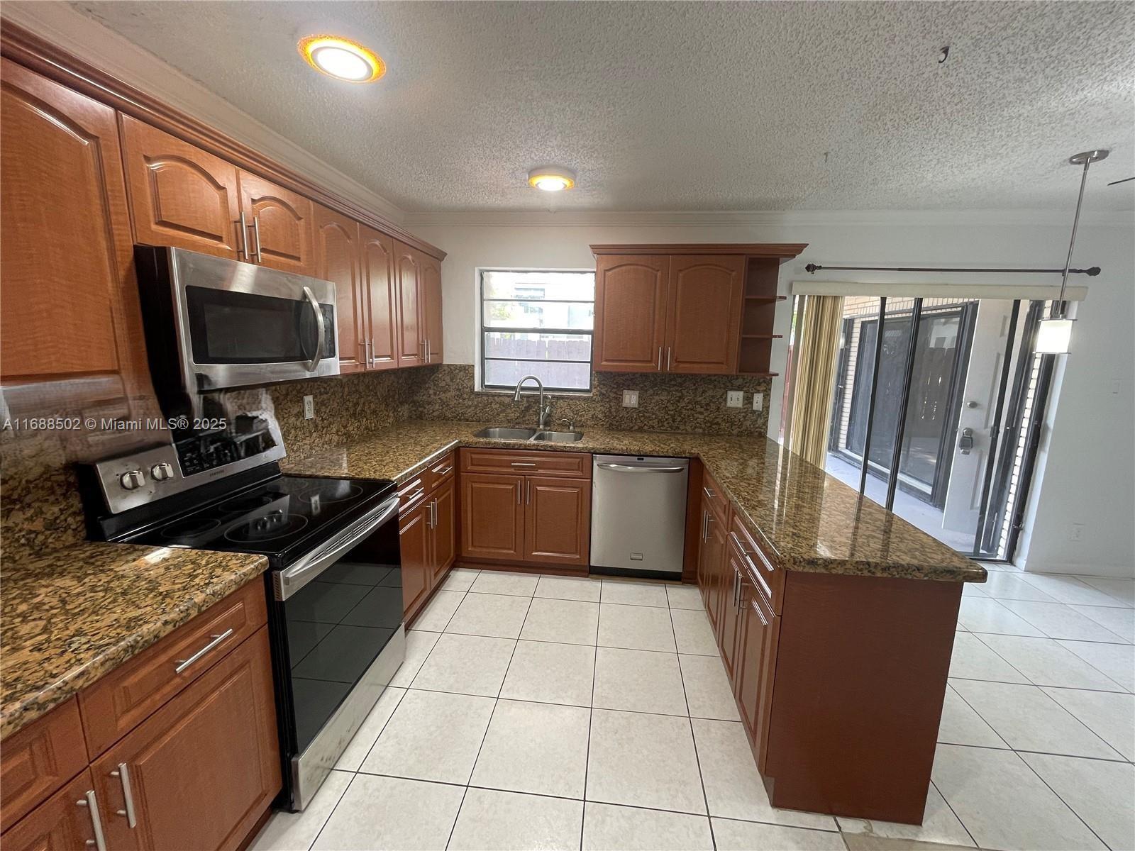 BAY TREE PATIO HOMES COND - Residential