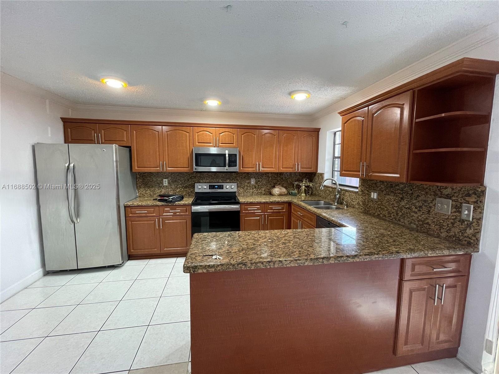 BAY TREE PATIO HOMES COND - Residential