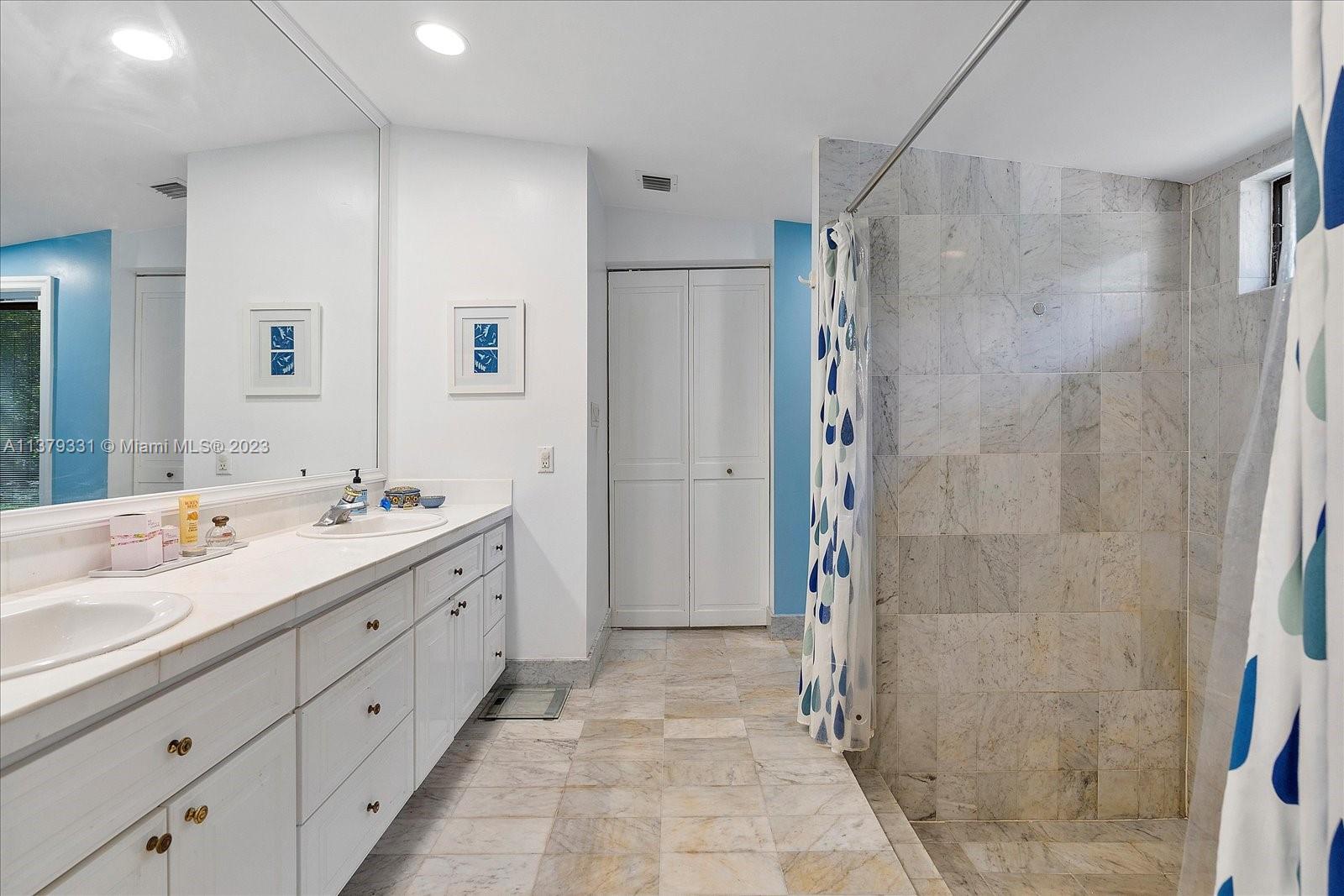 SUBURBAN ESTATES - Residential