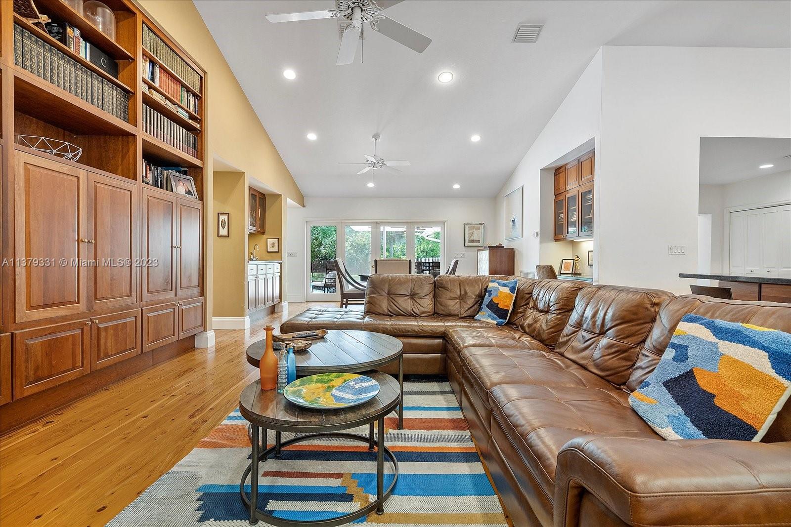 SUBURBAN ESTATES - Residential