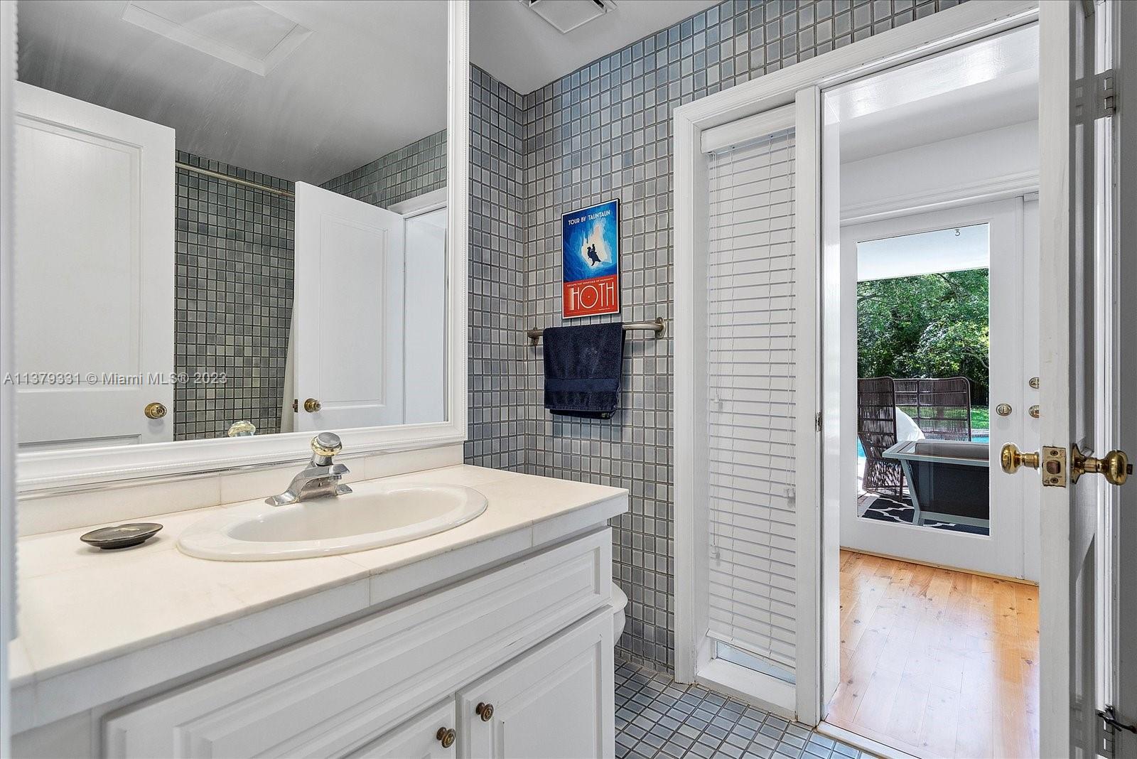 SUBURBAN ESTATES - Residential