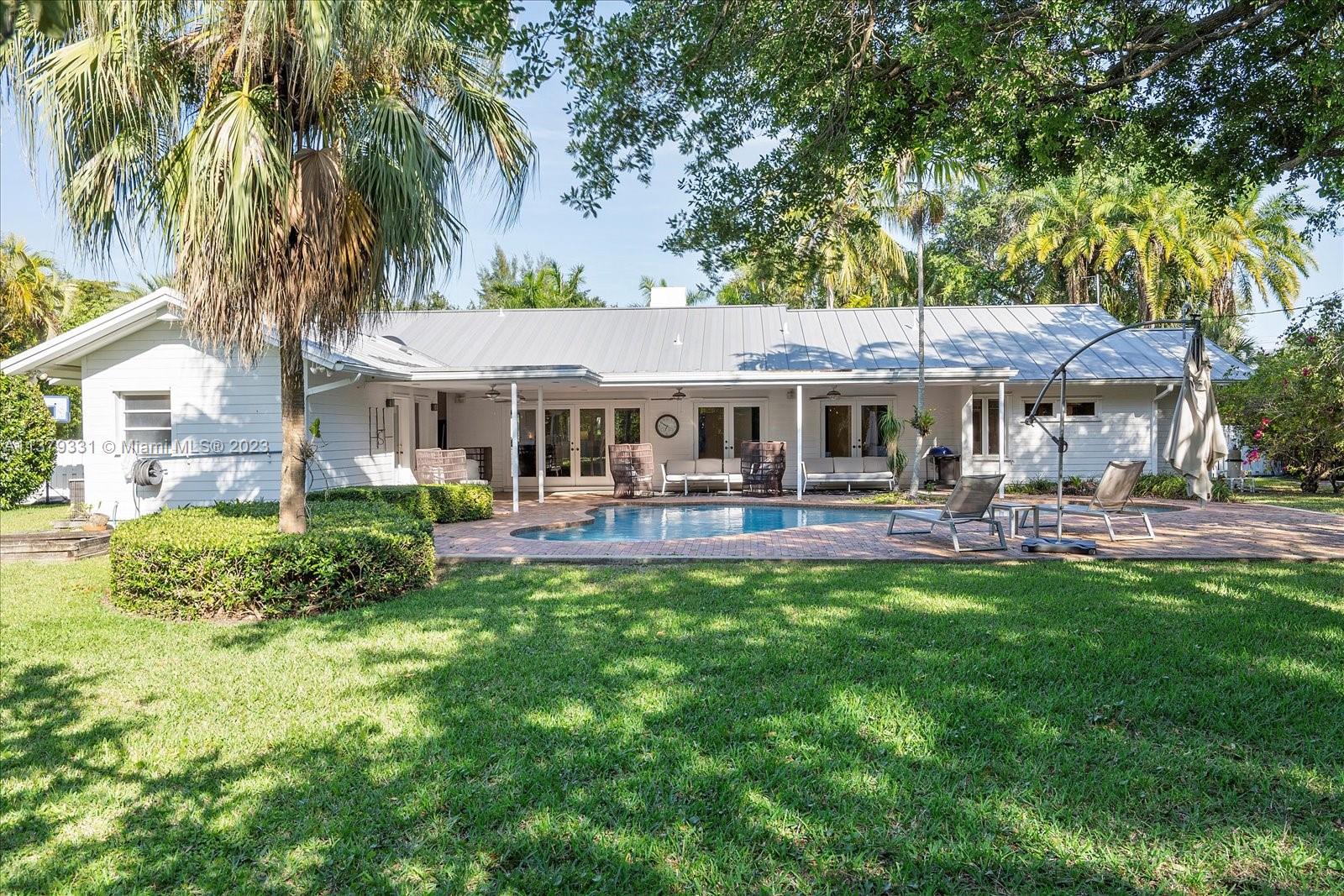 SUBURBAN ESTATES - Residential