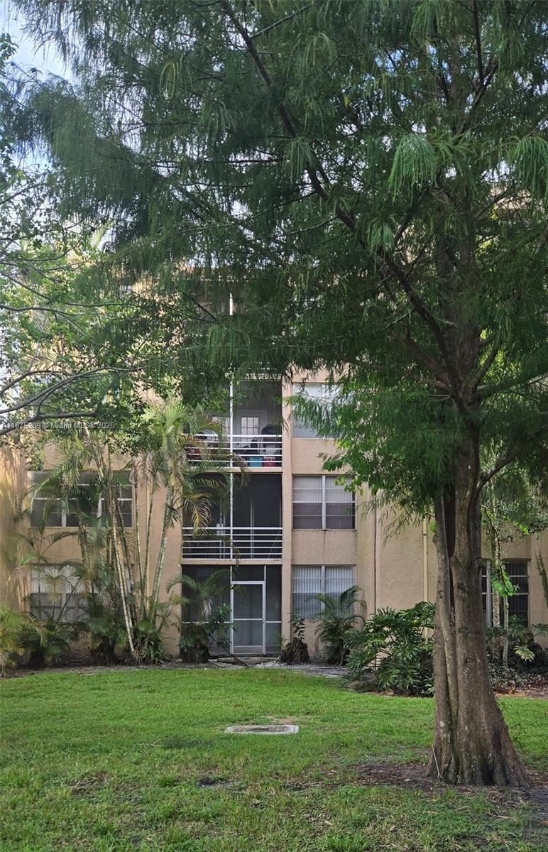 LIVE OAK CONDOMINIUM TWO - Residential