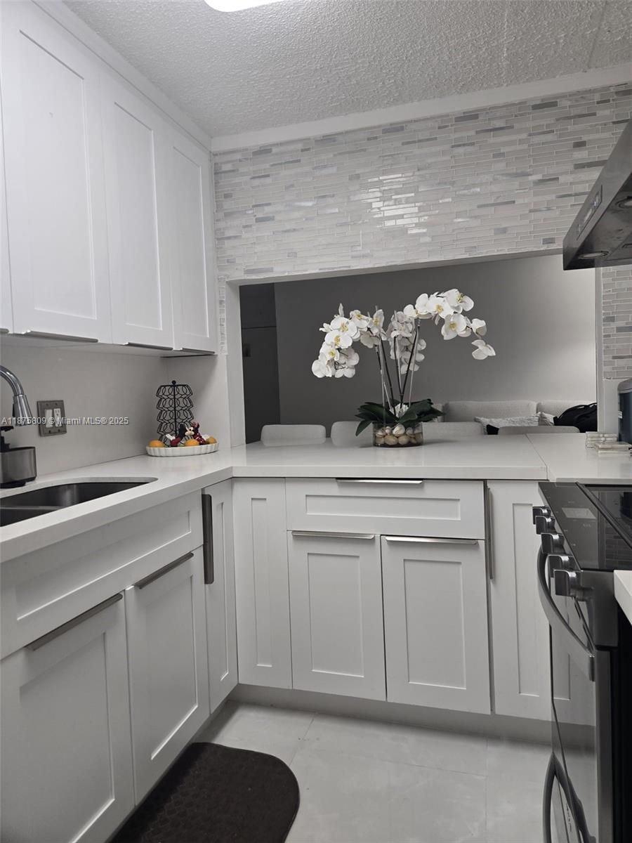 LIVE OAK CONDOMINIUM TWO - Residential