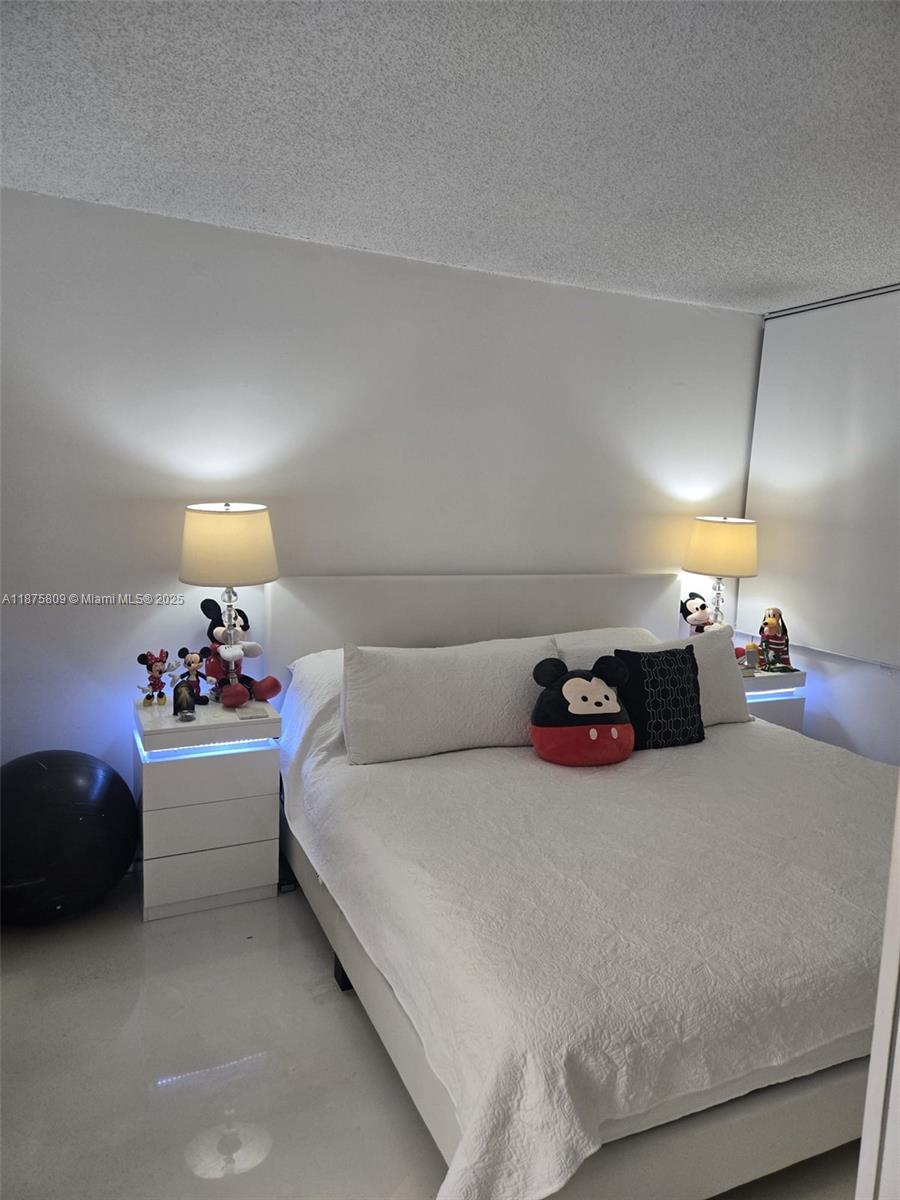 LIVE OAK CONDOMINIUM TWO - Residential