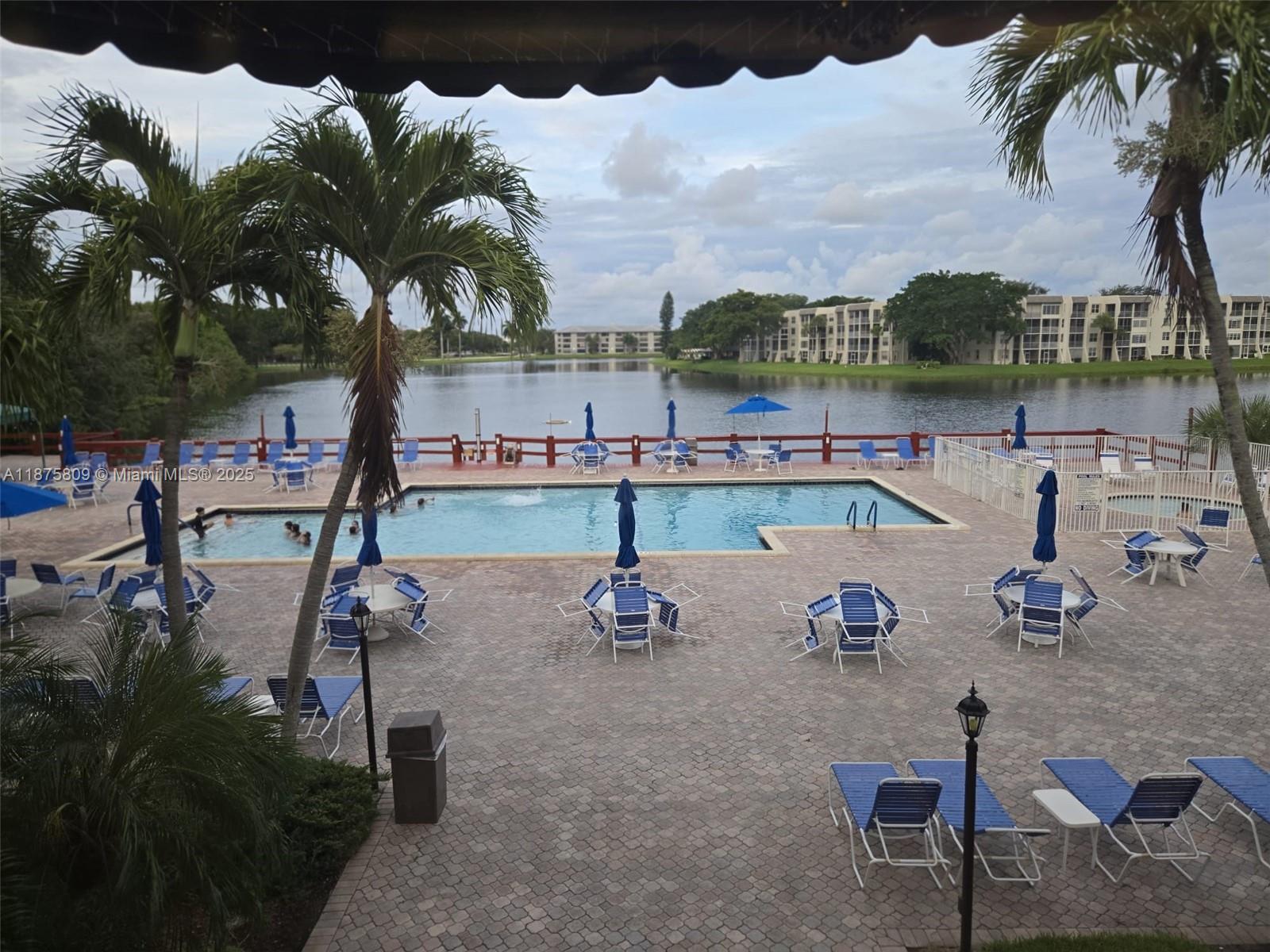 LIVE OAK CONDOMINIUM TWO - Residential