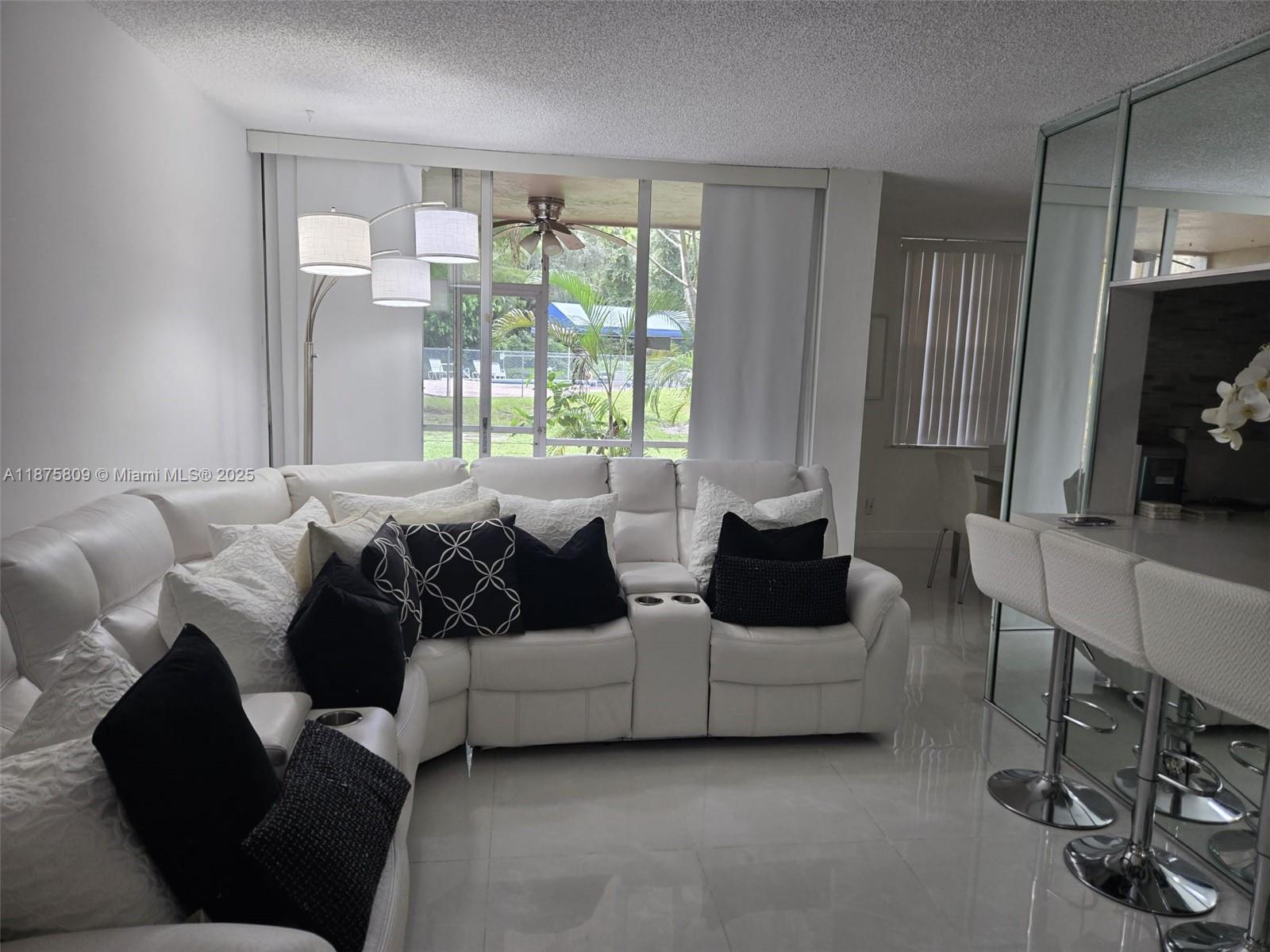 LIVE OAK CONDOMINIUM TWO - Residential