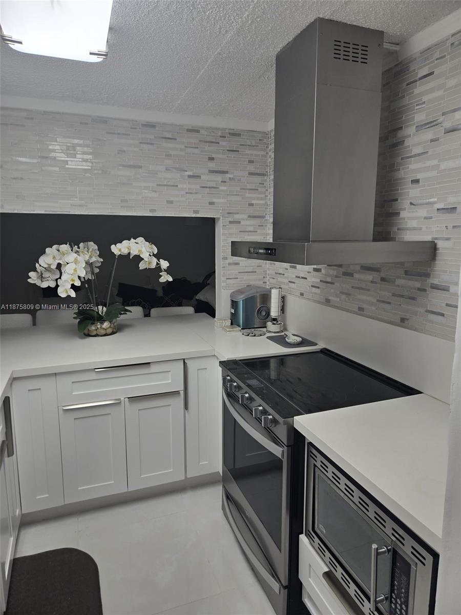 LIVE OAK CONDOMINIUM TWO - Residential