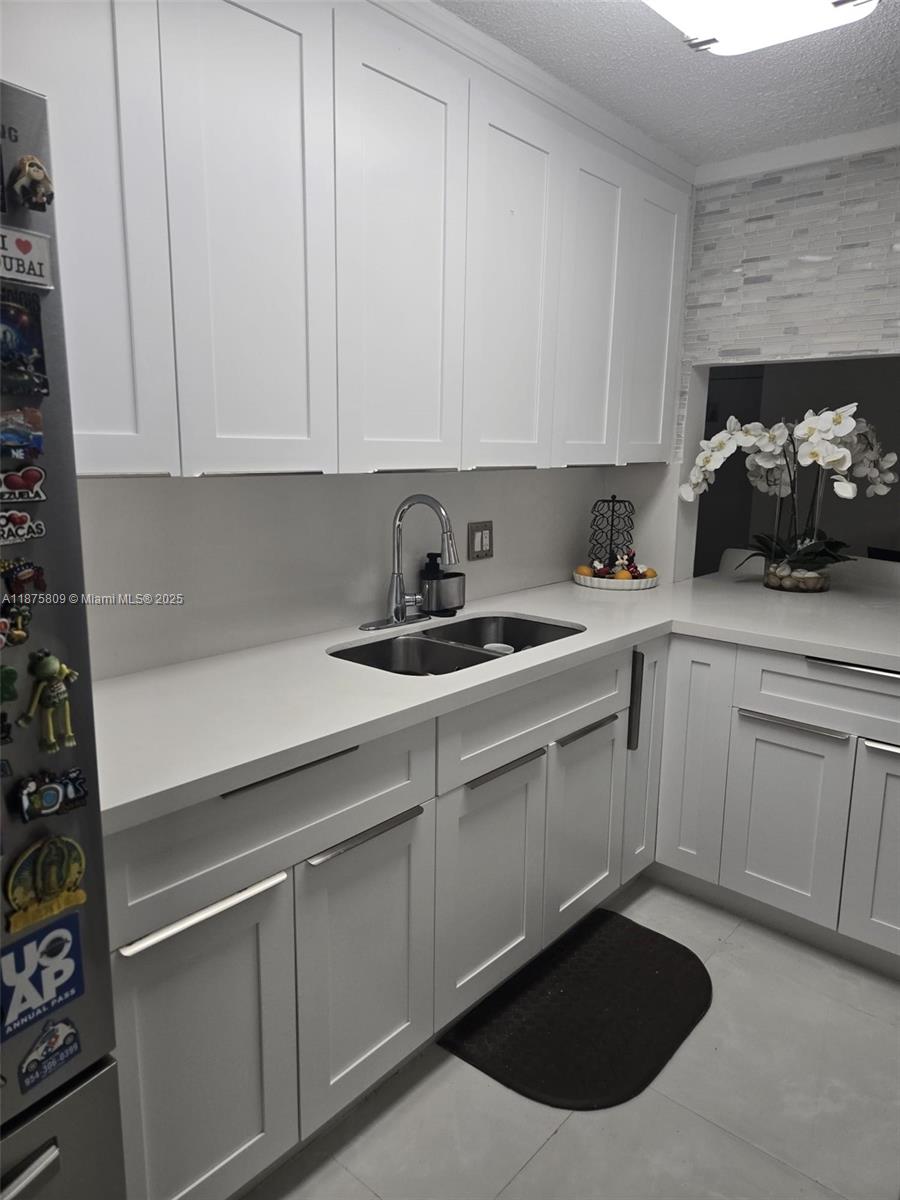 LIVE OAK CONDOMINIUM TWO - Residential