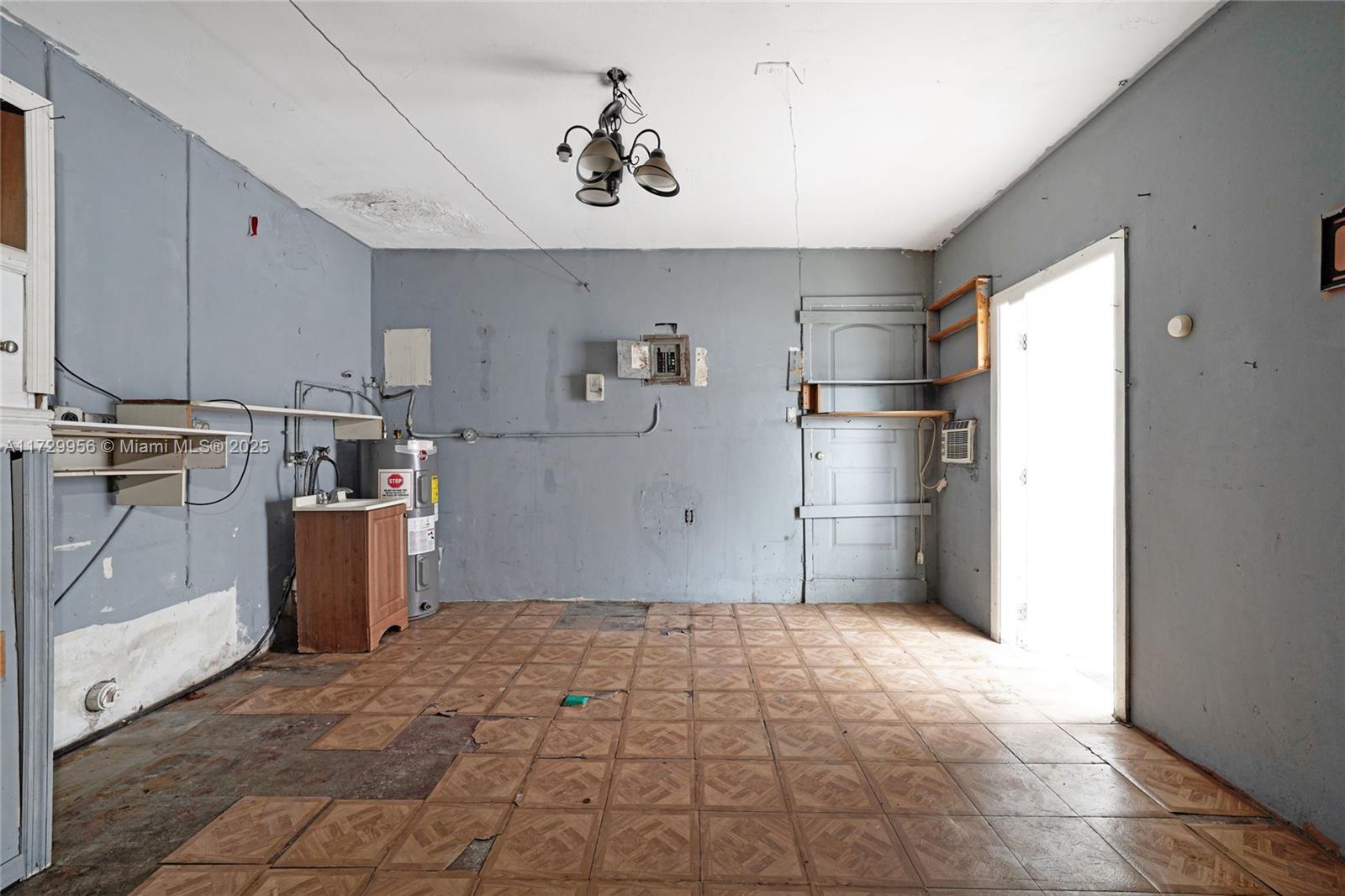 MIRAMAR PARK FIRST ADD - Residential