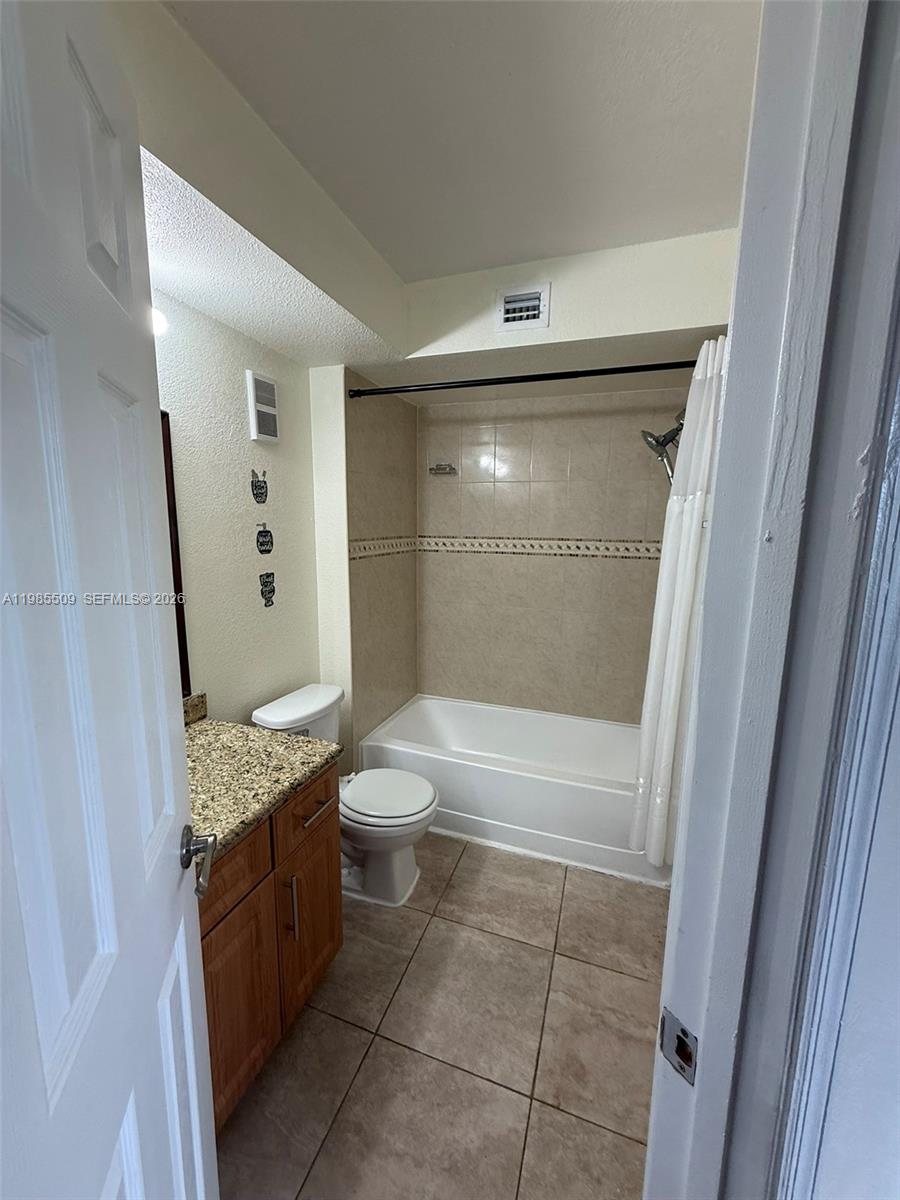 ISLES AT LAGO MAR CONDO - Residential Lease